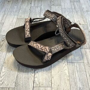 Teva sandals size 10